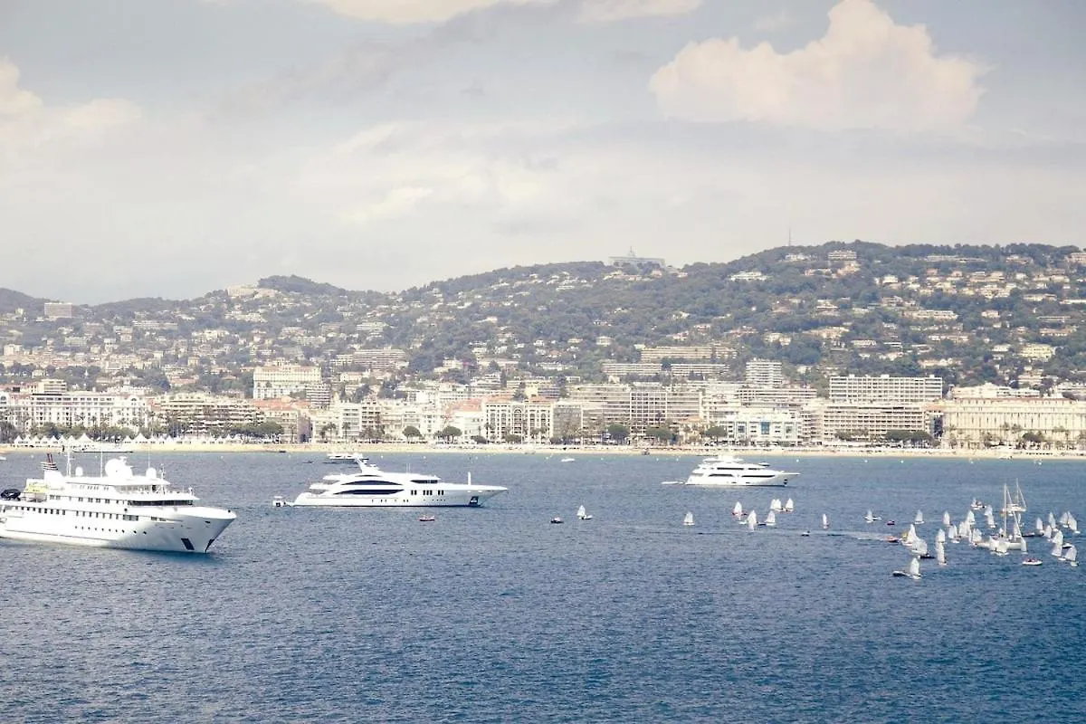 Family Sea View With Pools Near Shops And Beaches Cannes 0*,  France